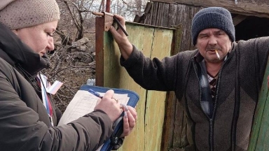 Ресей оккупацияланған аймақ тұрғындарын сайлауға қатысуға мәжбүрлеп жатыр