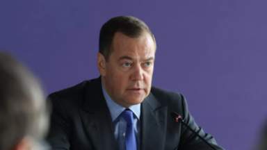 Медведев Украинаны жаңаша айыптап, "террор мемлекетке" айналғанын айтты
