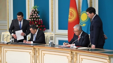 7 құжатқа қол қойды. Қазақстан мен Қырғызстан президенттері не уағдаласты?