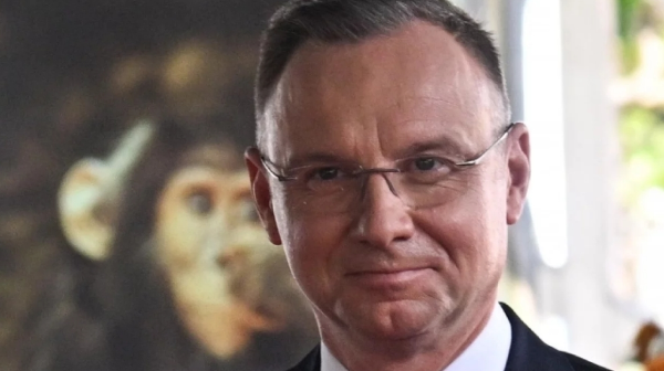 Polsha prezıdenti NATO-nyń soǵysqa daıyndalyp jatqanyn aıtty