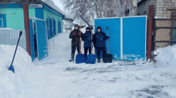 Ес-түссіз жатыр: Оқушылар 85 жастағы қарияның өмірін құтқарып қалды