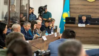 Балам қатты ауырды: Айыпталушы Тоқтаубаев сот залында жыларман боп өз шындығын баяндады