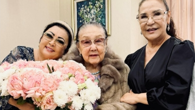 "Қазақтың ұлы әншісі Бибігүл Төлегеноваға  ”Еңбек Ері “ деген атақты қимай отыр" - Мақпал Жүнісова 
