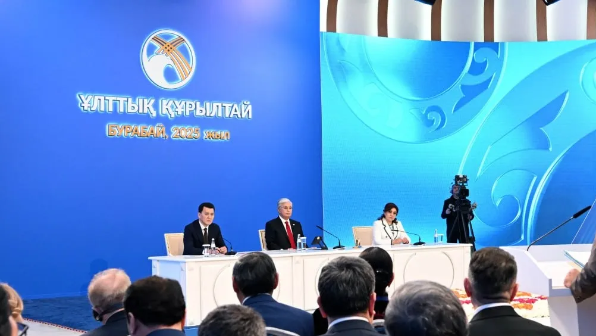 "Ұлттық құрылтай Қазақстан қоғамын ортақ мақсатқа жұмылдыратын ең басты институтқа айналды" - Ерлан Қарин