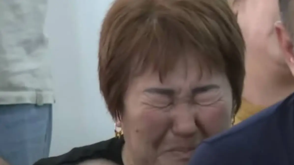 Үйім де, жағдайым да жоқ: Абзал Шынасылдың анасы 60 млн-ді қалай төлерін білмей қатты қиналып жүргенін айтты