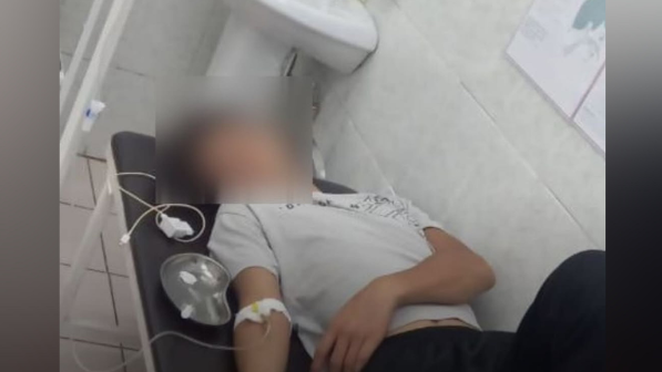 “Басынан бірнеше рет тепкен”. Ақтауда 14 жастағы жасөспірімді аяусыз соққыға жығып, ұрып кеткен