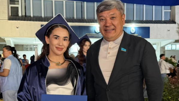 Сүйінші! Дзюдошы қыз енді заңгер атанды: Әбиба Әбужақынова дипломын қолына алды