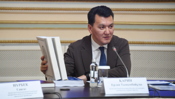 «Қазақстан тарихы: ежелгі дәуірден бүгінге дейін»: Академиялық басылымның бірінші томы қаралды