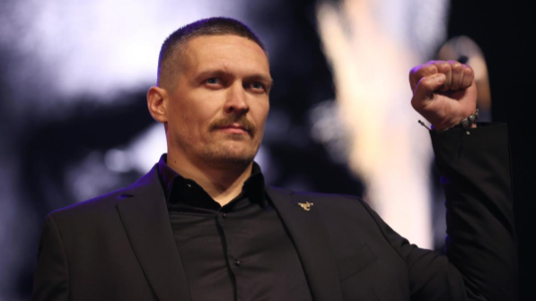 "Жанұяма аз уақыт бөліп жүрмін": Александр Усик өзінің отбасы үшін бокстан кететінін айтты