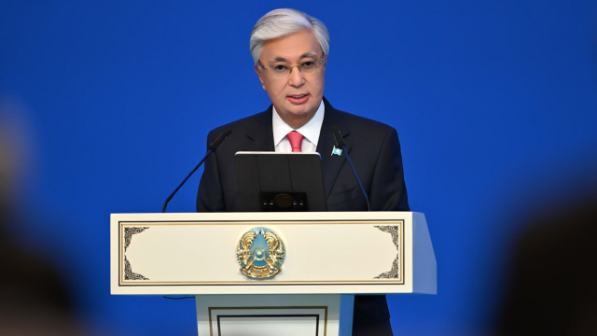 “Қуатты Қазақстанның іргесі мектепте қаланады” - Президент мектептегі қауіпсіздік туралы жаңалықтармен бөлісті