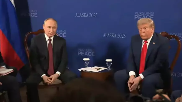 Трамп пен Путин кездесті: Бүкіл әлем көз тіккен маңызды мәселе қалай шешілмек?