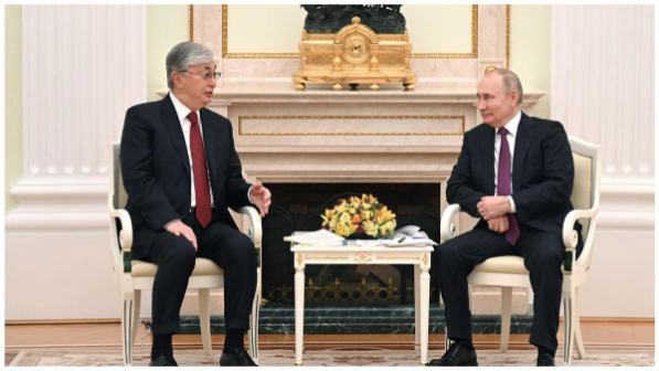 Путин Трамппен сөйлескеннен кейін Тоқаевқа Аляскадағы кездесу туралы айтып берді