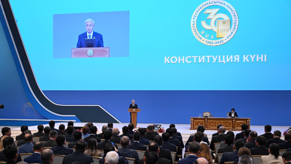 Тоқаев: “Назарбаевтың табанды еңбегіне әділ баға беру қажет!”