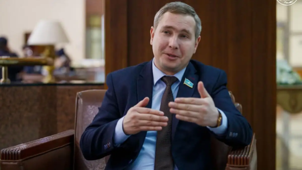 Онлайн-казино жарнамалаған блогерлерге қылмыстық жауапкершілік енгізілуі мүмкін