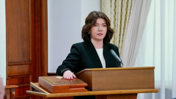 “Барлық күш-жігерімді жұмсауға ант беремін”. Оқу-ағарту министрі Жұлдыз Сүлейменова қызметіне кірісті 