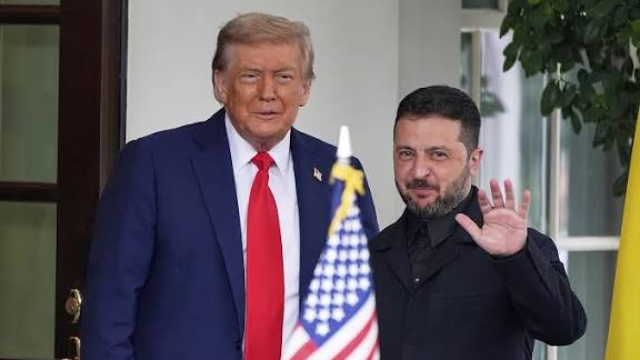 “Ол Таяу Шығыстағы соғысты тоқтатқандай, Украинадағы соғысты тоқтата алады” - Зеленский Трамппен байланысы туралы күтпеген мәлімдеме жасады