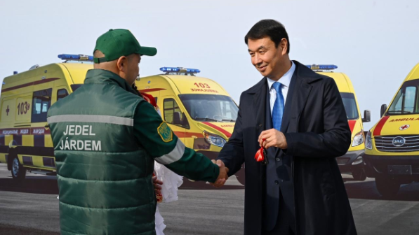 Алматыда Жедел медициналық жәрдемнің су жаңа автокөліктері табысталды
