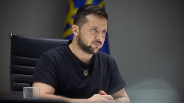 "Украина ешқашан өз жерін айырбасқа бермейді" - Владимир Зеленский территориялық келісім туралы қатаң мәлімдеме жасады