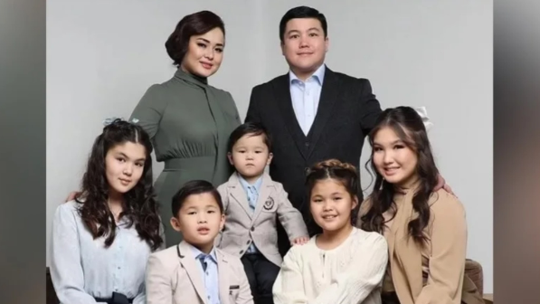 “Балаларыммен біргемін! Ешқашан блокқа қойған емеспін”: Тұрсынбек Қабатов өз шындығын айтты