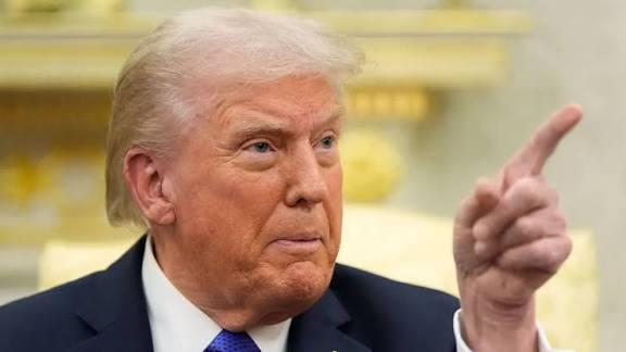 «Тыныш, тыныш! Торай!» - Тілшіні балағаттаған Трамптың басы тағы да дауға қалды (ВИДЕО)