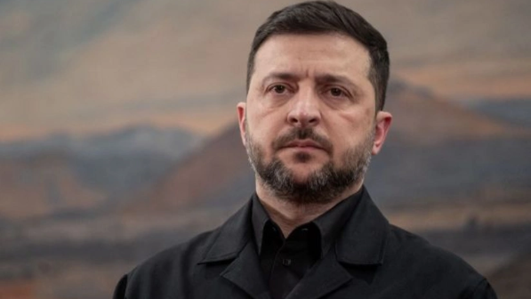 "Украиндардың қадір-қасиеті мен еркіндігі – қалып қоймауы үшін күресемін.": Зеленский Украина халқына 10 минуттық үндеу жасады