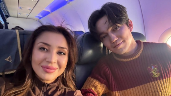 “Күзетсіз, понтсыз. Сондай қарапайым”: Димашпен ұшақта қатар отырған әйел алған әсерімен бөлісті