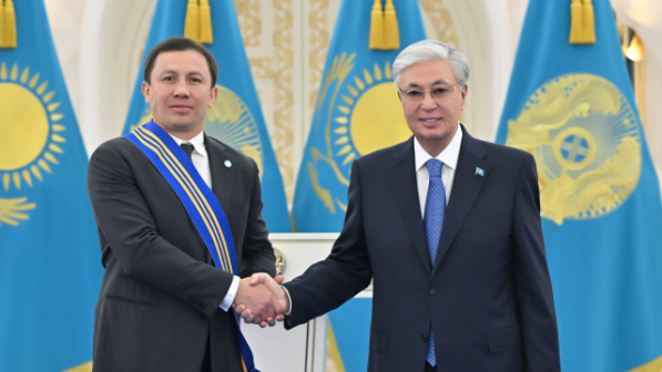 «Елімізді бокс державасы ретінде мойындауына ықпал еттіңіз»: Президент Головкинді І дәрежелі «Барыс» орденімен марапаттады