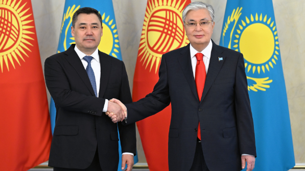 “Ынтымақтастықты жаңа деңгейге шығаратынымызға сенімдімін”: Тоқаев Жапаровқа құттықтау хат жолдады