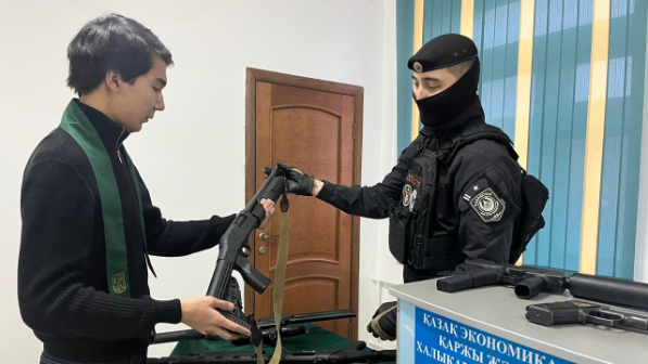 Астана – есірткісіз қала: Жұлдыздар мен полиция жастарға үн қатты 