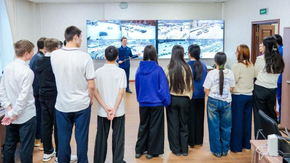 «Заң және тәртіп»: елордалық прокуратура мектеп оқушылары үшін ашық есік күнін өткізді