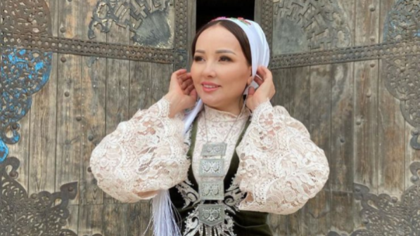 “Алғаш рет таныстым”: Жазира Байырбекова сүйінші жаңалығын бөлісіп, келінін көрсетті (ФОТО)