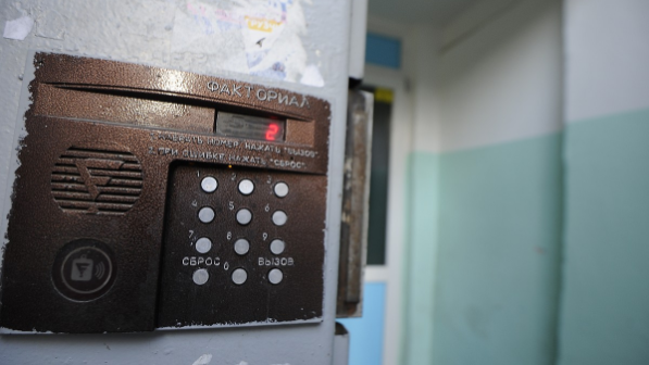 «Тог ұрып, жүрегі тоқтап қалған» - Өскемендегі подъезде болған сұмдық жағдай туралы тың ақпарат шықты (ФОТО)