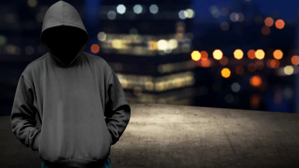 «Терезеден сығалап, 2ГИС-пен аңдыған»: Атыраулық «із кесушіге» қатысты сұмдық ақпарат шықты