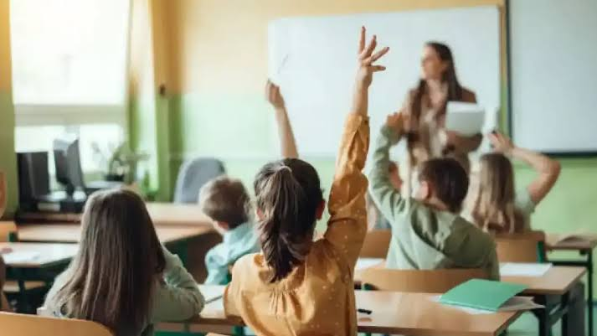 2026 жылы мұғалімдердің жалақысы өсе ме? – Оқу-ағарту министрлігі жауап берді (ВИДЕО)