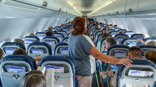 “Мас күйінде бортсеріктерге шабуыл жасаған” - Ұшақтағы сұмдық оқиғаға қатысты ел естімеген дерек шықты