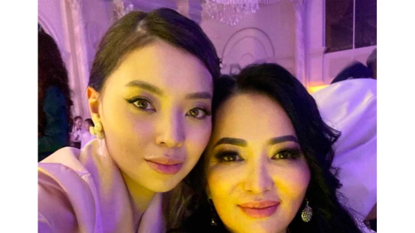 “Аллаға шүкір! Құттықтап қойыңыздар”: Гүлзира Айдарбекова ел естімеген сүйінші жаңалығын бөлісті (ВИДЕО)