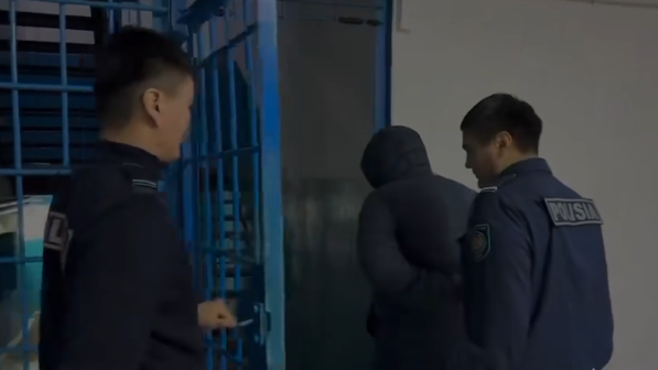 Қызылордада ер адам көршісі мен оның 34 жастағы қызын пышақтап өлтірді (ВИДЕО)