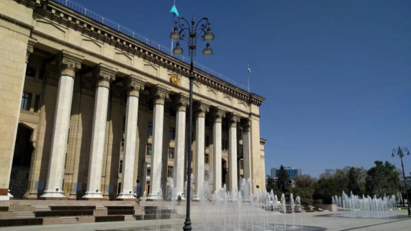 «Мемлекет меншігі»: Назарбаев білім беру қоры ҚБТУ ғимаратын қайтарды