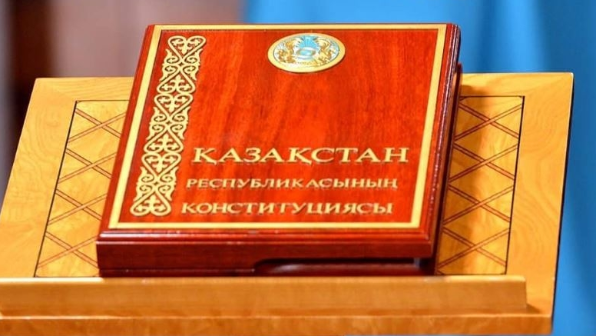“11 бөлім және 95 бап бекітілу ұсынылады”: Жаңа Конституцияның жобасы жарияланды