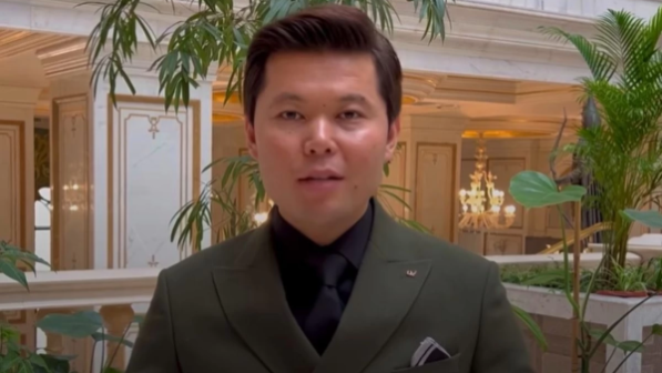 "Тренд түсіремін деп жолдың қақ ортасына тоқтаған". Әнші Ернар Айдарға айыппұл салынып, әкімшілік шара қолданылды