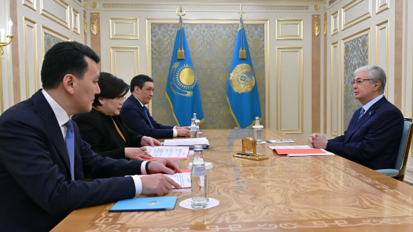 Президент Конституциялық комиссия жетекшілерімен жұмыс кеңесін өткізді