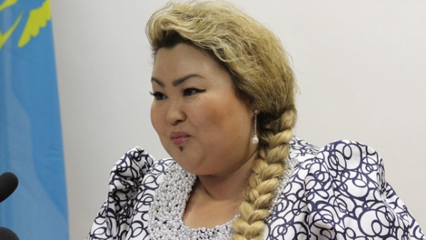 «Шетелге бала сатты». Шенеунік Бақыт Сыздықова Сара Назарбаева жайлы шындығын айтып, ешкім естімеген естелігін бөлісті