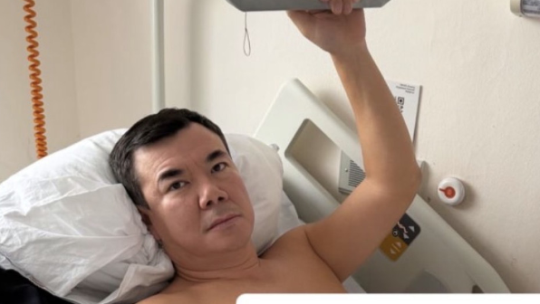 "Абай болыңыздаршы...". Актер әрі продюсер Нұрлан Қоянбаевтың ауруханаға түсіп қалғаны хабарланды