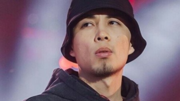 Әнші Qarakesek сотқа күштеп жеткізіледі