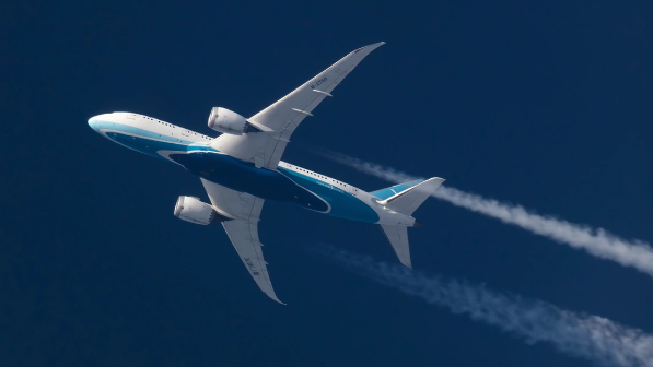 «Кімге тиесілі?»: Қазақстан әуе кеңістігінен бағыты беймәлім ұшақ ұшып өтті