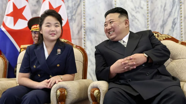 Ким Чен Ын 13 жасар қызын зымырандарға жауапты басшылық лауазымға тағайындады