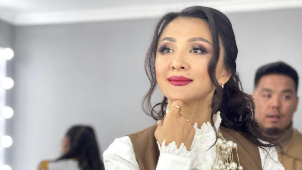 "Қара тізімдемін": Әнші Меруерт Түсіпбаева телеарналарға шыға алмайтынын айтып шағымданды (ВИДЕО)