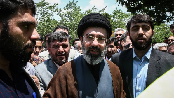 «Билік Әли Хаменеидің ұлына өтті»: Иранның жаңа жоғарғы көшбасшысы тағайындалды