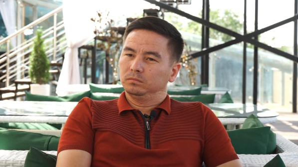 «Жөргекпұл беріледі. Ердің есімін жаңғыртайық»: Нұрсейіт Жылқышыбай көпшілікке жаңа бастамасы туралы қуана жария етті (ВИДЕО)