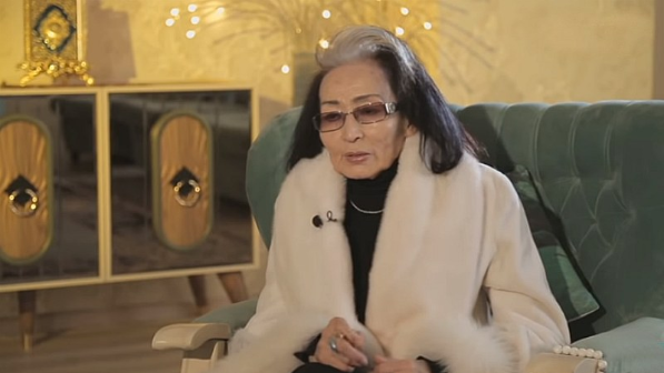 "Назарбаевқа "Сіз біздің аспандағы күнімізсіз" деп айтқан ақындар болды". Ақын Марфуға Айтхожина Назарбаевқа "жағымпазданып жыр жазған" замандастарын еске алды